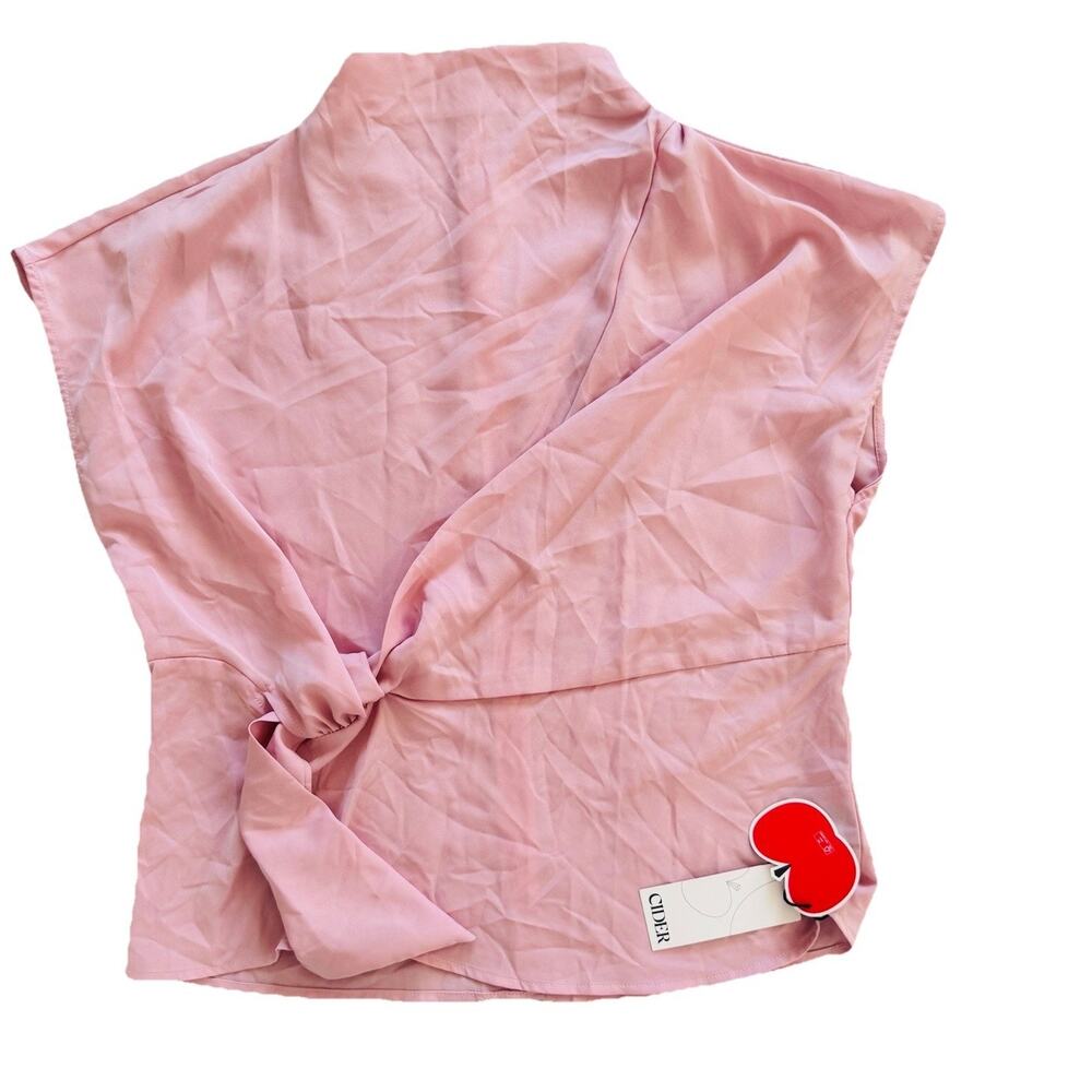 New Cider Pink Twist Knot Mock Neck Front Short Sleeve Blouse NWT Slim Zipper
